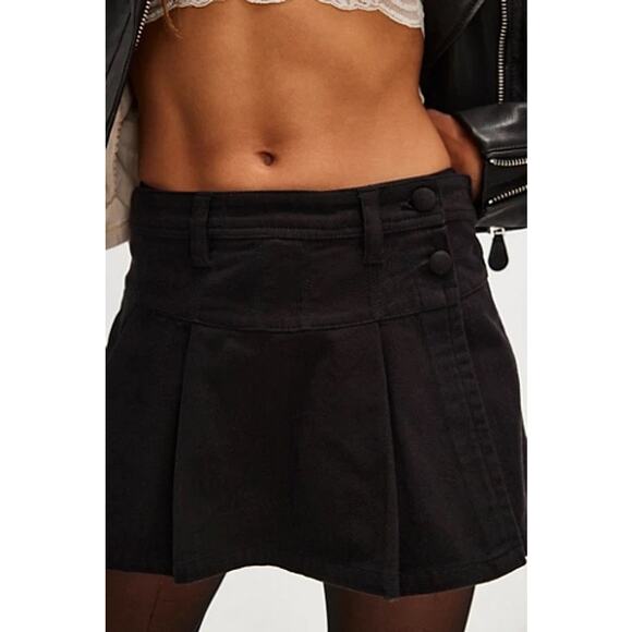 Free People Serena Black Pleated Micro Mini Skort Size 2 - Picture 1 of 9